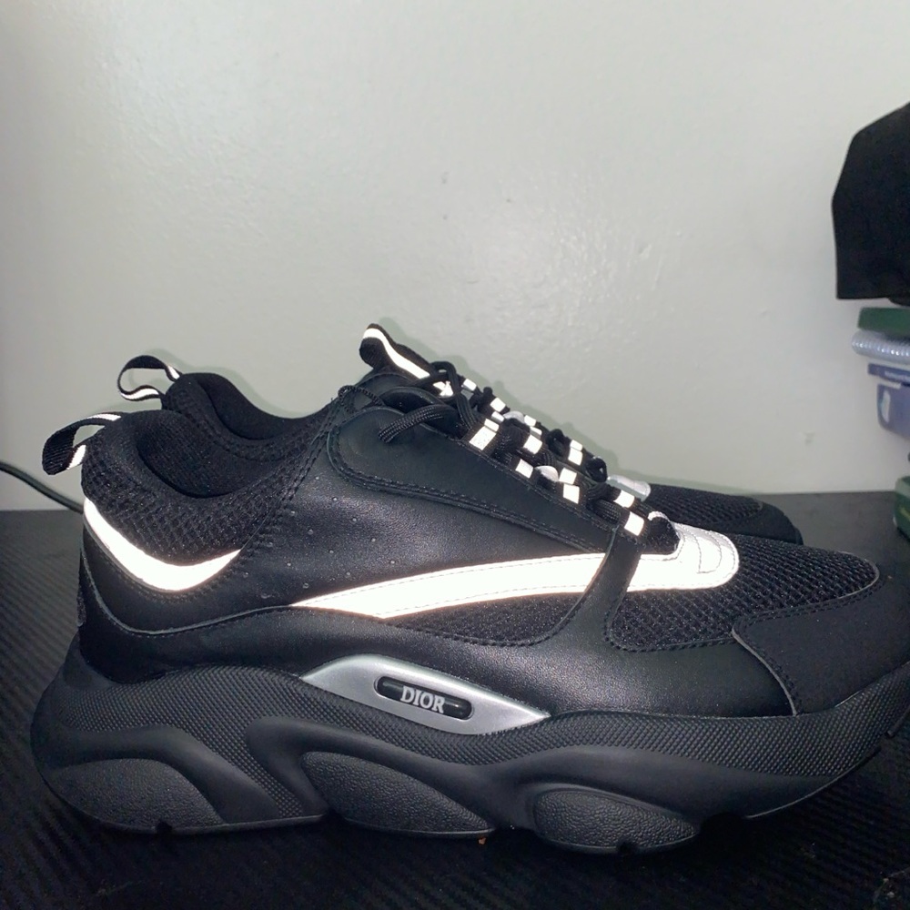 Black and Gray Men's Athletic Shoes - Picture 4 of 4